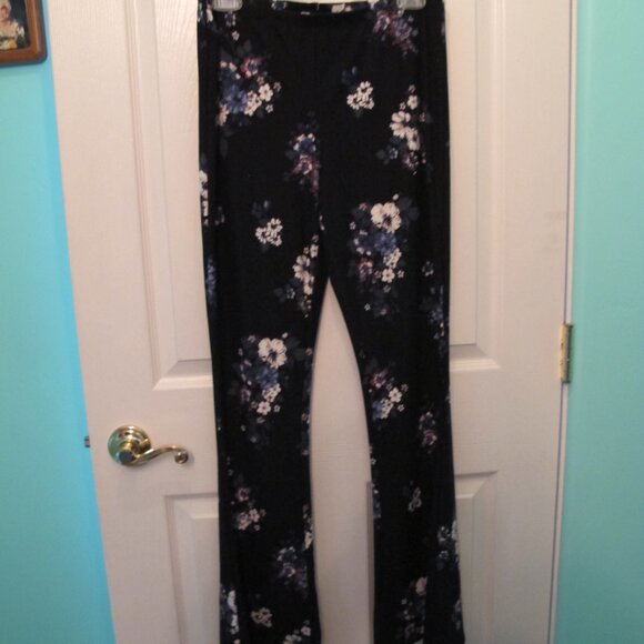 SITE WIDE SALE samples of pants on site. Free $8 top with purchase - Picture 2 of 11